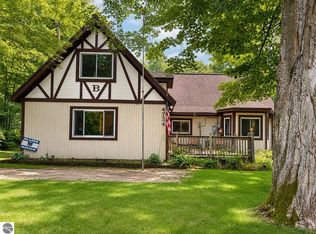 4724 E Shore Dr NE, Kalkaska, MI 49646