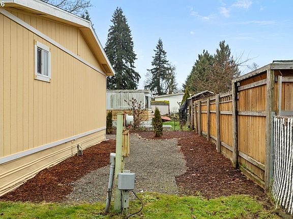4th image of 9874 Golf Club Rd SE Unit 82