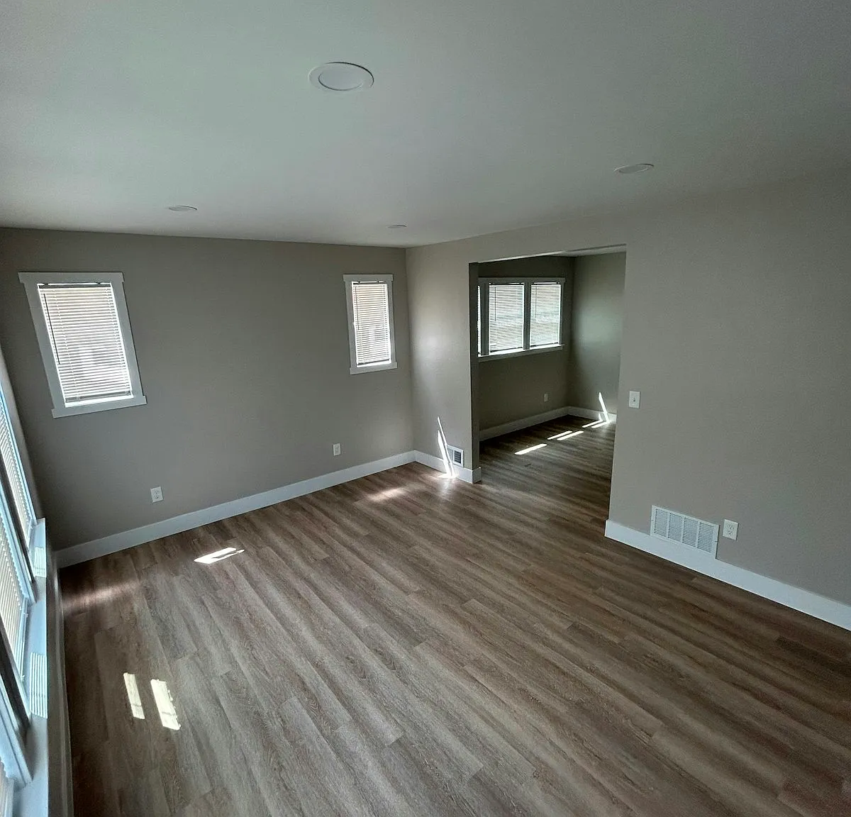 13723 Mapleridge St, Unit 1st Floor — Photo 2