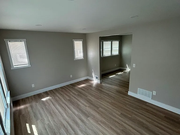 13723 Mapleridge St #1 — Photo 3