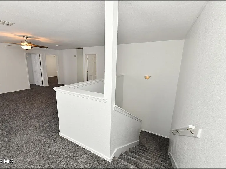 1591 Hartsdale Dr #B — Photo 21