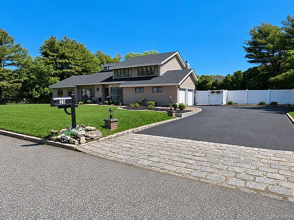2nd image of 25 Vineyard Way