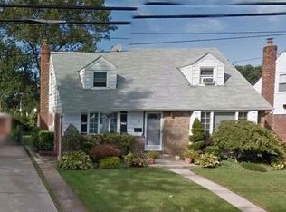 74 Sloan Dr N, Valley Stream, NY 11580