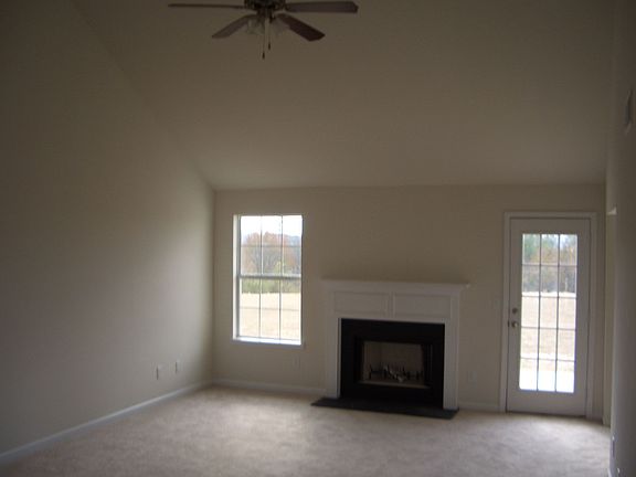 Great Room w/ Fireplace