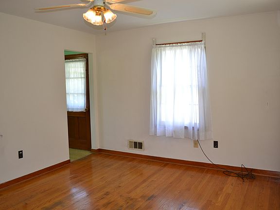 4th image of 4025 Dakota Ave NW