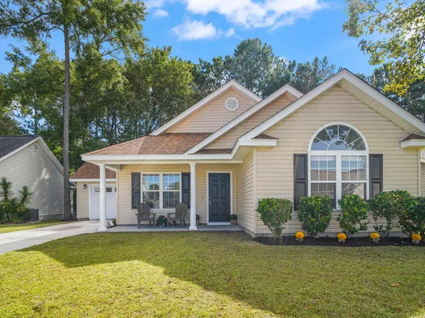 9889 Merry Ln., Murrells Inlet, SC 29576