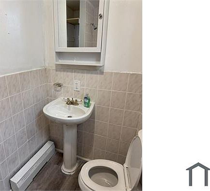5th image of 3825 N 18th St #1