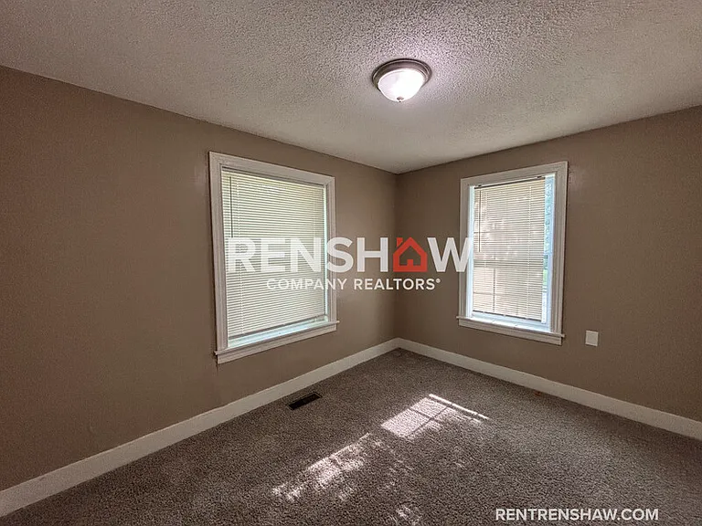2458 Whitney Ave — Photo 6