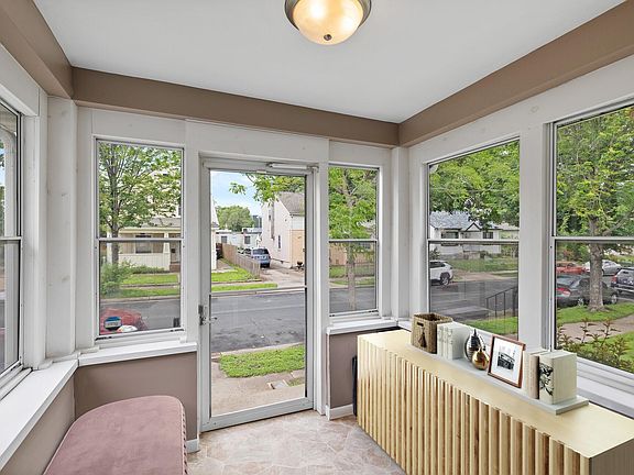 5th image of 6049 Wentworth Ave