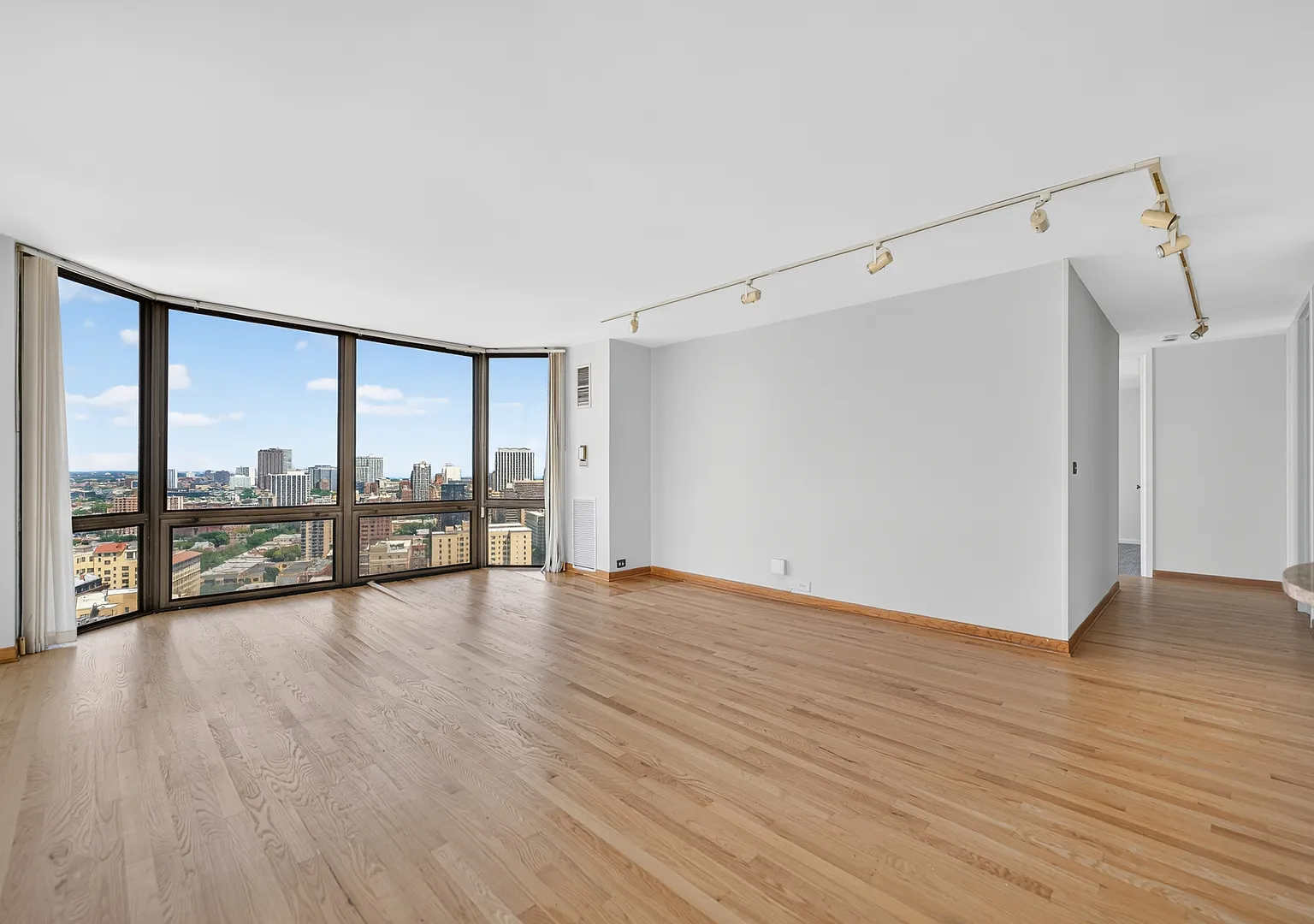 2 bed, 1242 sqft, $4,200 — Photo 4