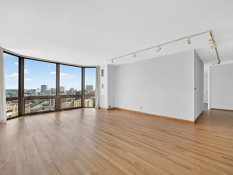 2650 N Lakeview Ave #2801 — Photo 4