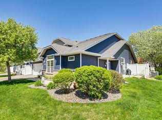 480 Hickory Ln N, Oakdale, MN 55128
