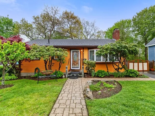 20 Bates Park Ave, Beverly, MA 01915