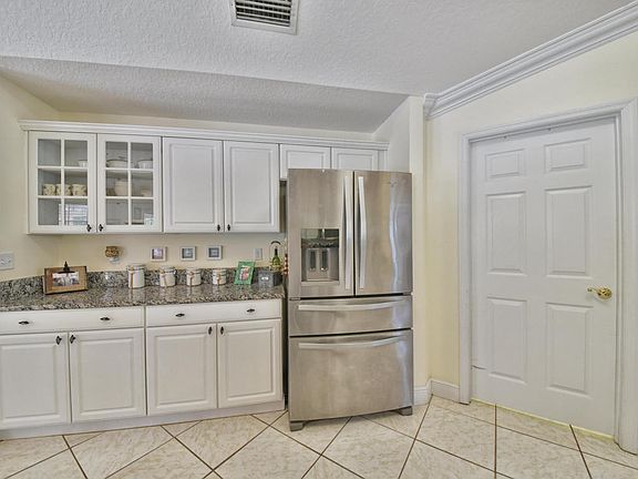5th image of 4506 SE 15th St