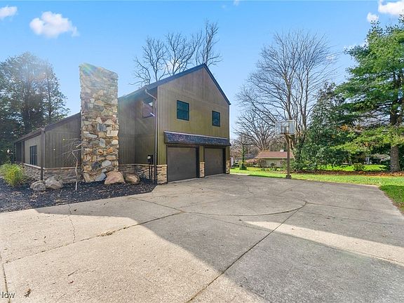 4th image of 453 Highland Ave