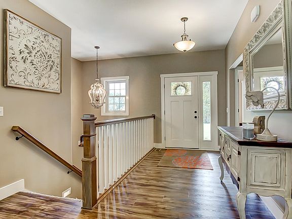 5th image of 808 Spring Haven Dr