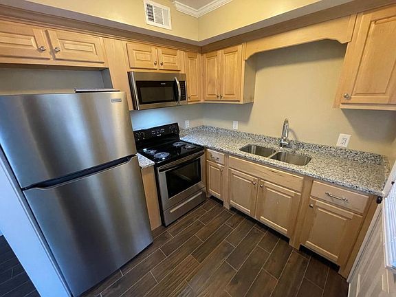 3rd image of 3479 Vineville Ave