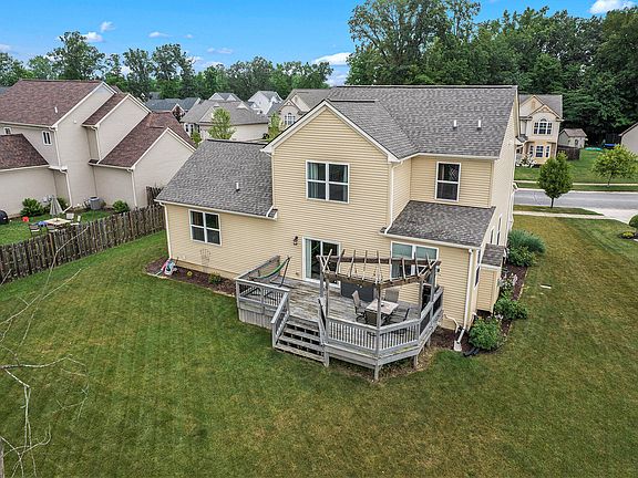 2nd image of 834 Bradford Dr