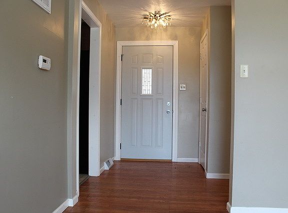 3rd image of 1101 Vail Cir