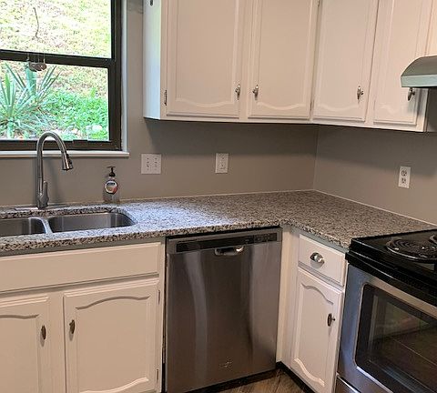 5th image of 1826 Mountain Dr