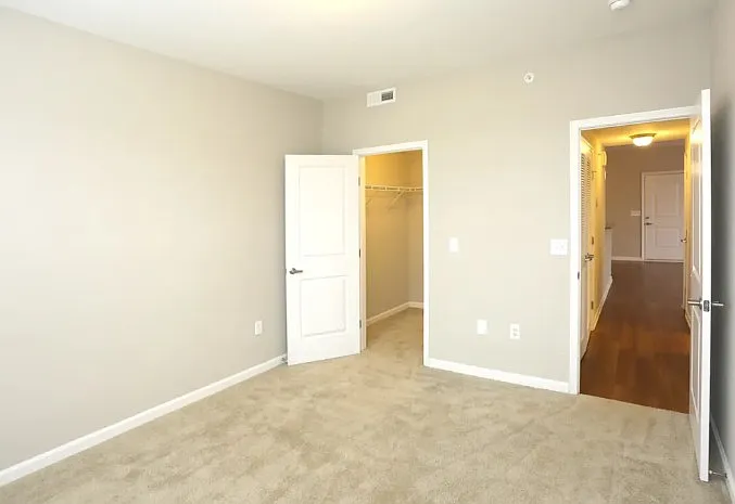 The Aspen Apartments — Photo 9