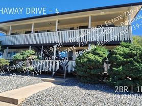 1467 Hathaway Dr