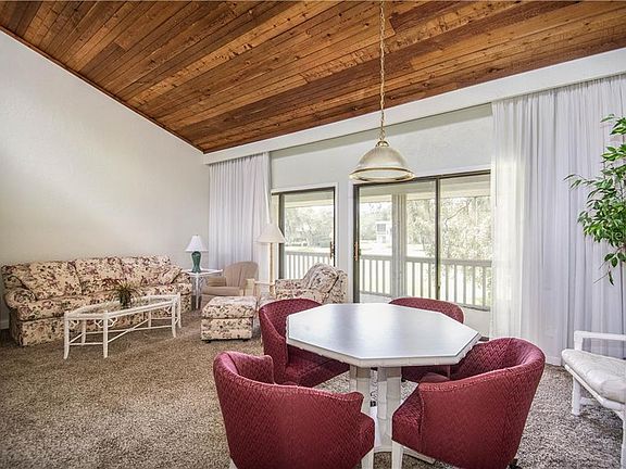 4th image of 686 Olde Camelot Cir #3275-6