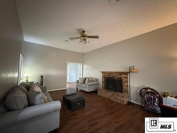 4th image of 305 Timberwood Dr