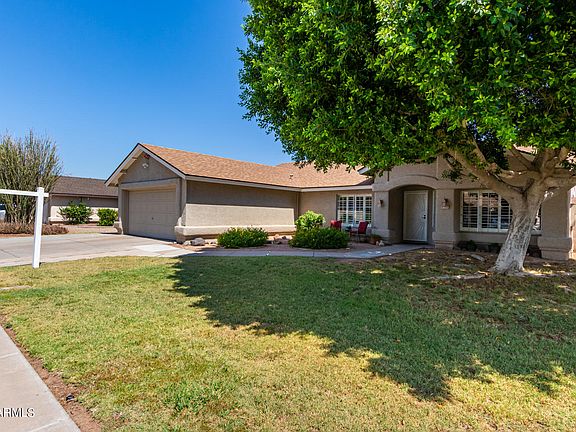 3rd image of 8410 W DREYFUS Drive