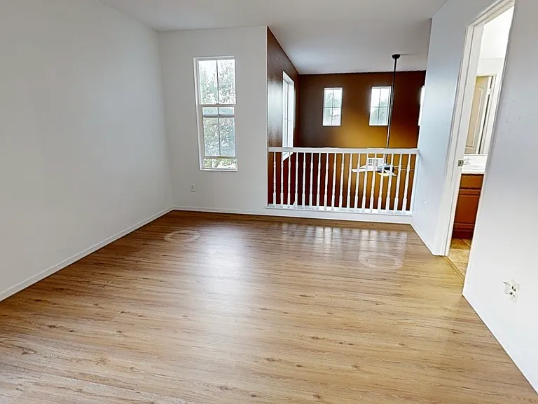 32372 Safflower St — Photo 10