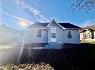 714 S Elm St, Lamberton, MN 56152