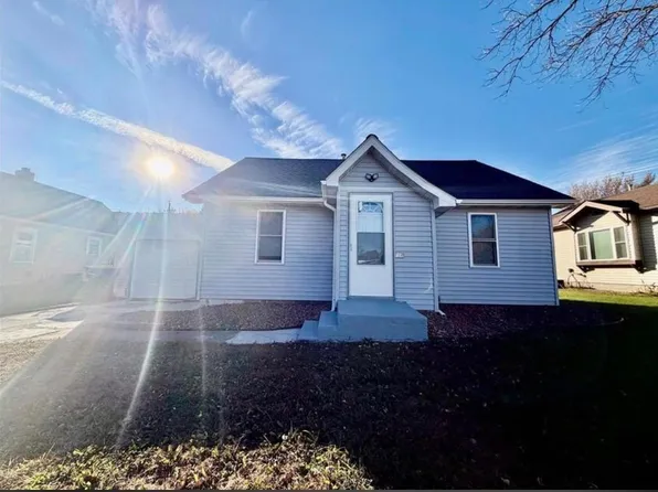 714 S Elm St, Lamberton, MN 56152