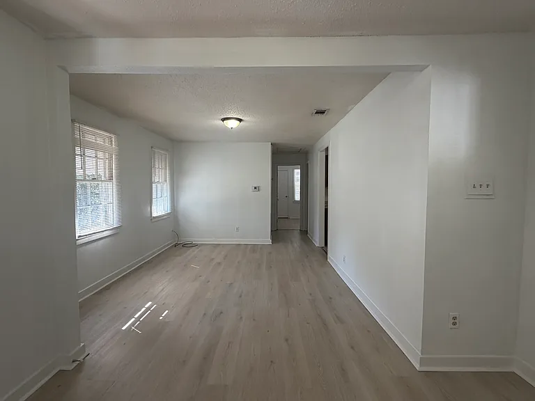 341 East Dr — Photo 4