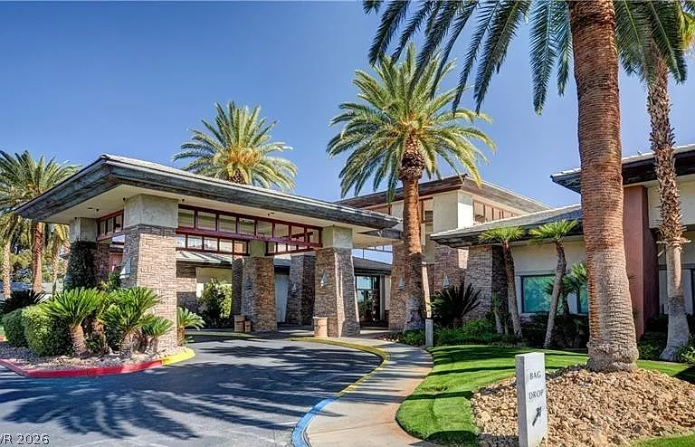 212 Fairway Woods Dr — Photo 36