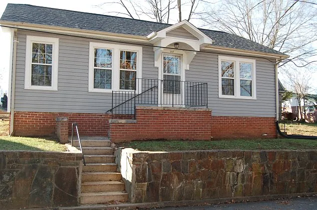 207 Jefferson St — Photo 13