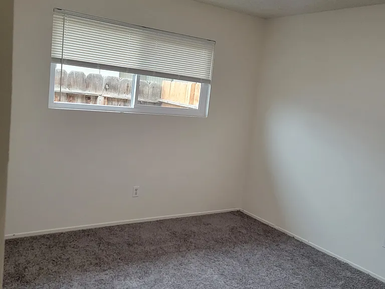 122 Quandt Pl #B — Photo 16