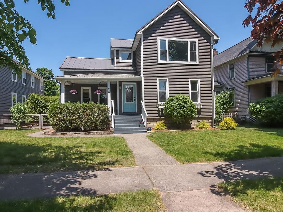 1st image of 823 Leelanau Ave