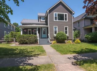 823 Leelanau Ave, Frankfort, MI 49635