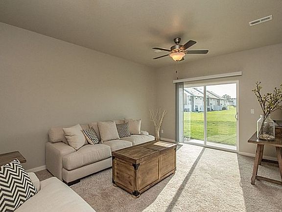 4th image of 1598 SW Twin Gates Dr #9595903