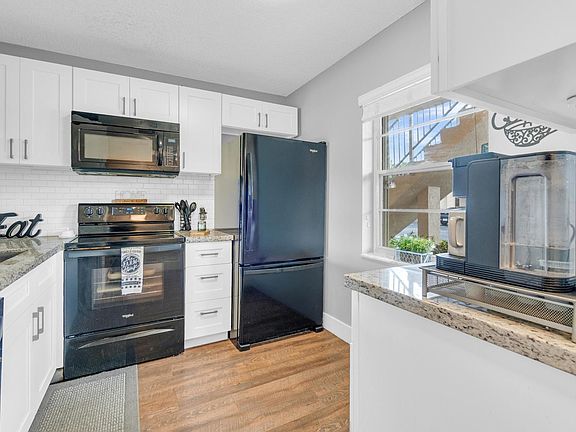 3rd image of 5501 Lakeside Drive #101