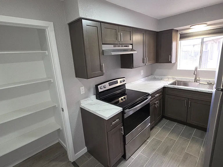Sierra Linda Apartments — Photo 24