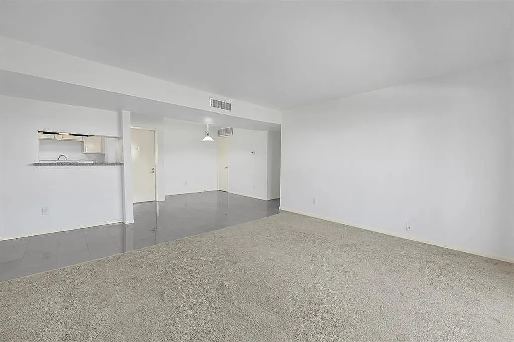 2 bed, 1092 sqft, $1,500 — Photo 3