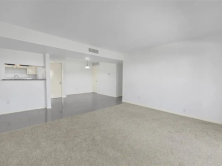 8429 Hearth Dr #32 — Photo 3