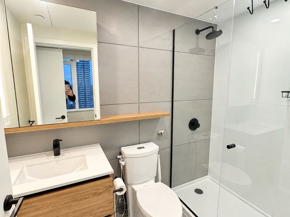 2 bedroom rental in Surrey — photo 6