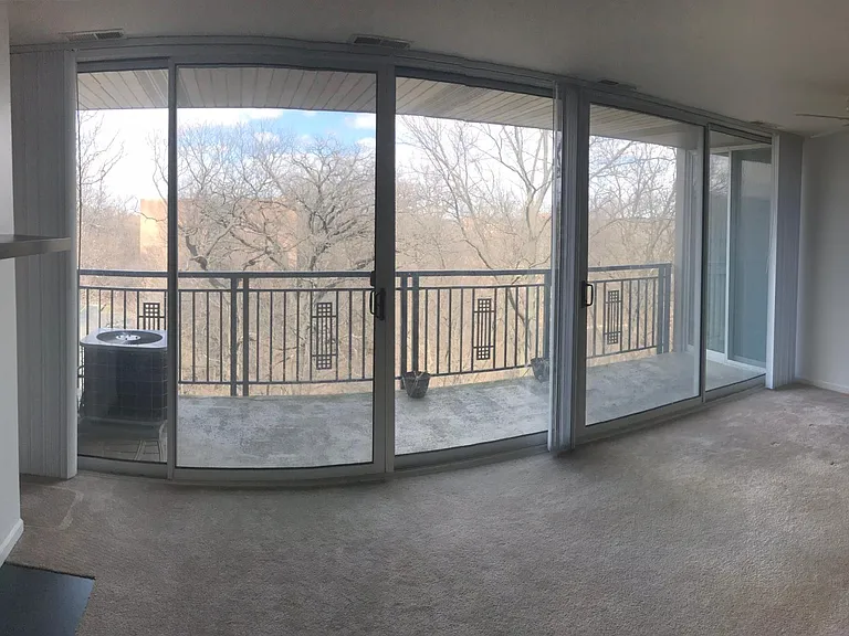 5950 Oakwood Dr — Photo 1