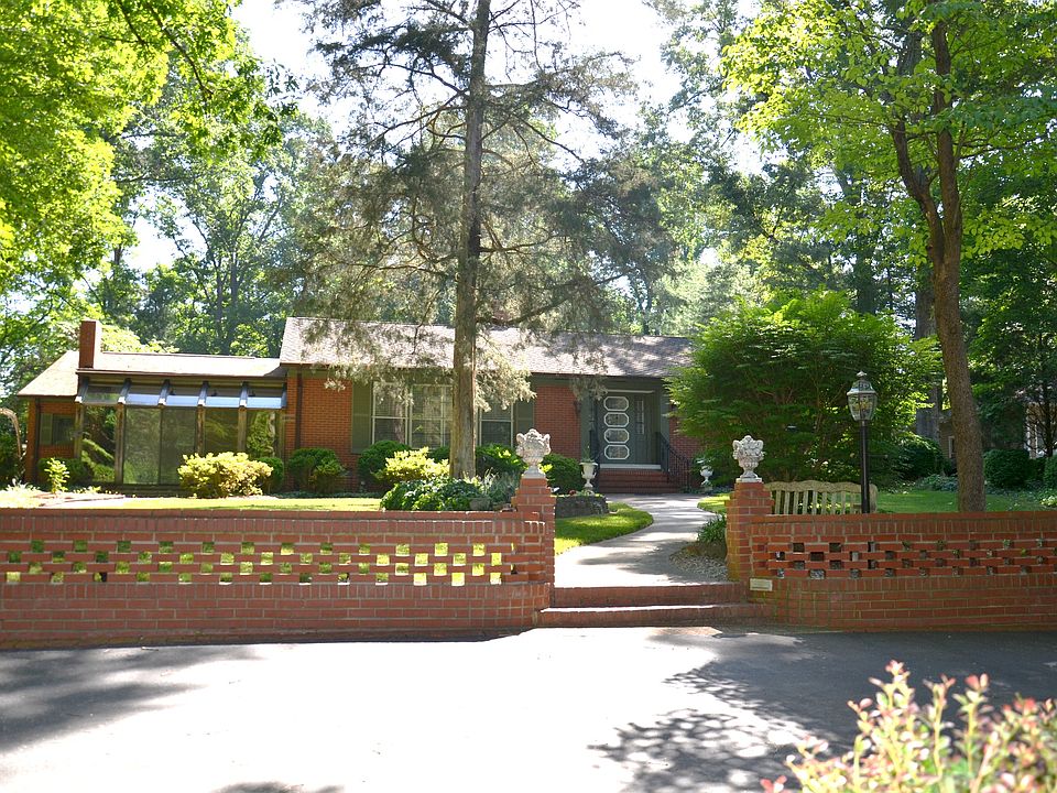 1st image of 157 Circle Dr