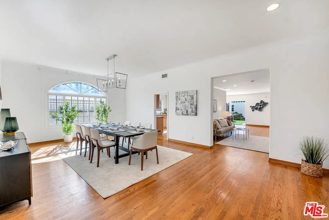 4 bed, 4.0 bath, 2568 sqft, $14,999 — Photo 3