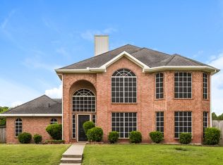 113 Dennis Dr, Cedar Hill, TX 75104