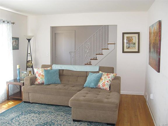 3rd image of 3731 Timberlane Dr