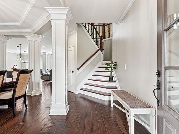 3rd image of 9032 Macauley Ln